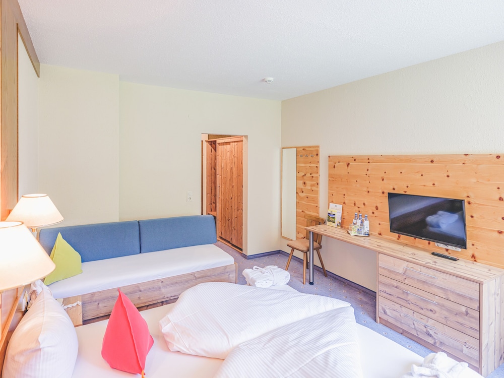 Basic Double Room photo 2