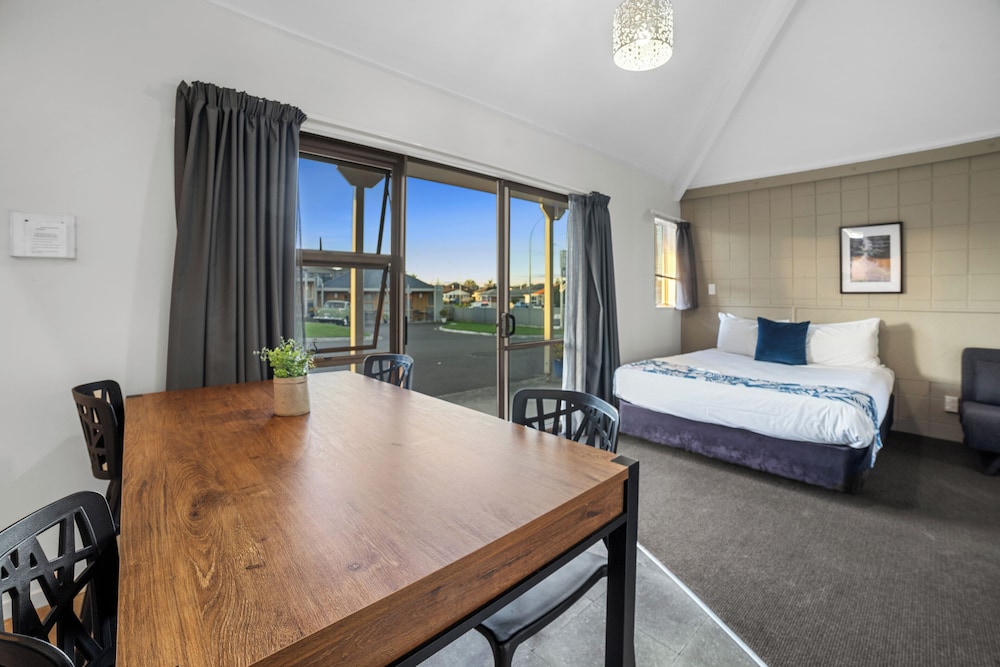 Family Room, Multiple Beds, Accessible, Non Smoking photo 1