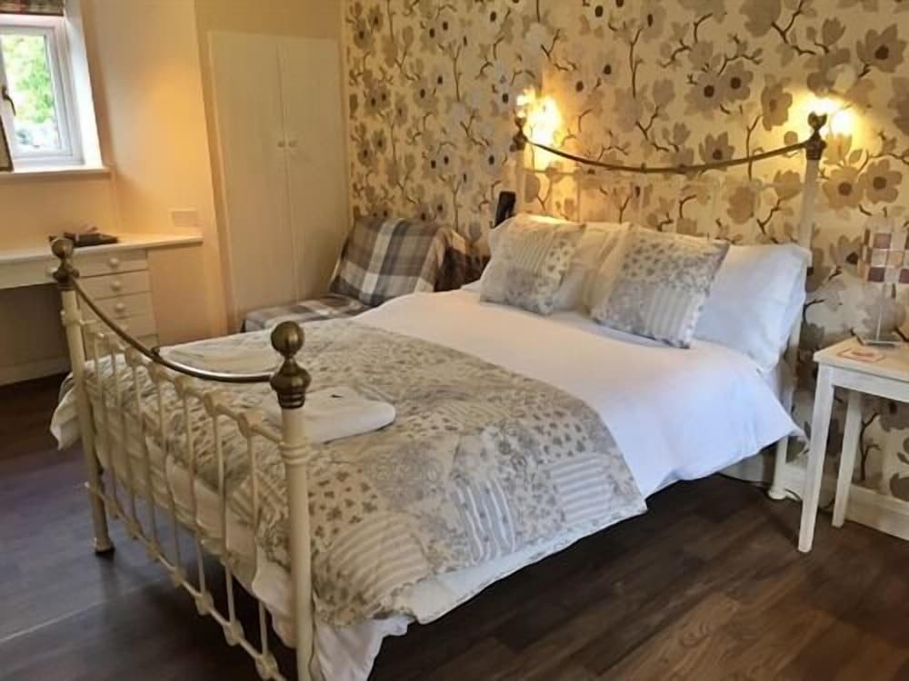 Double or Twin Room, Ensuite (Country Pet Friendly Room) photo 1