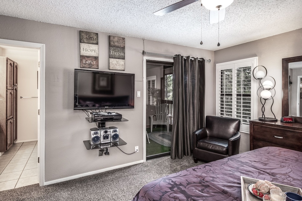 Condo, Multiple Beds, Hot Tub (#B2 - No Pets) photo 1