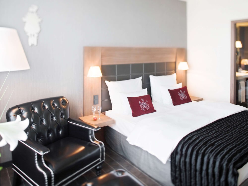 Room, 2 Twin Beds (Sleep) - Photo 1