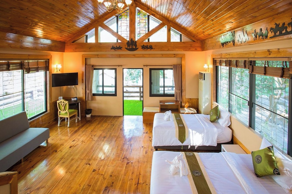 Deluxe Cabin photo 3