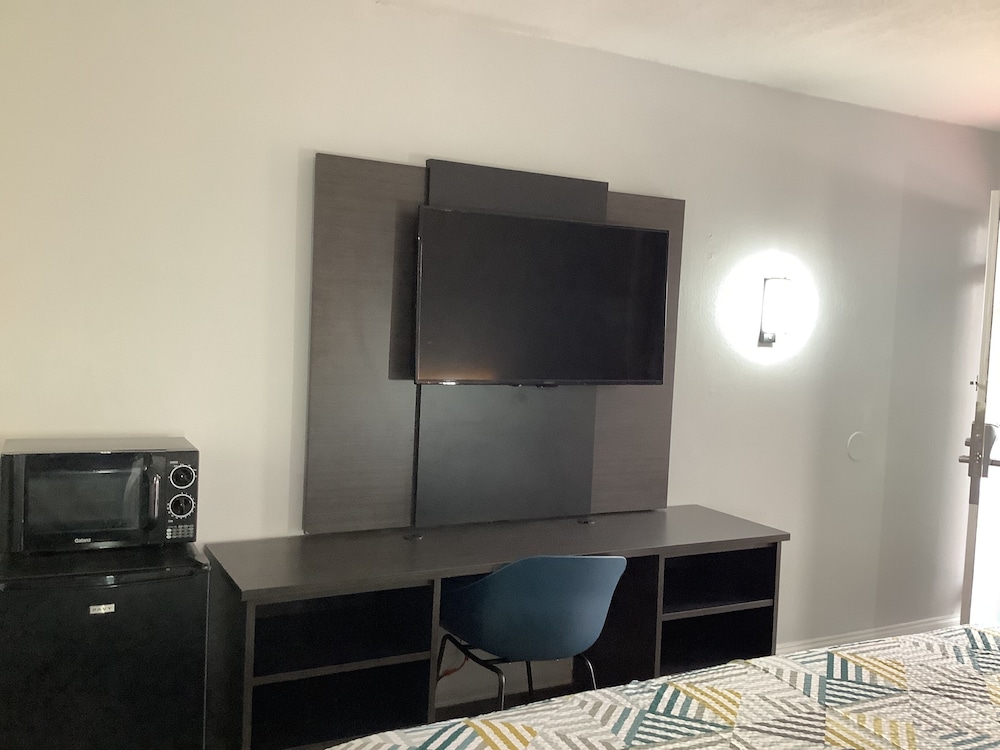 Standard Room, 1 Double Bed, Smoking - Photo 9