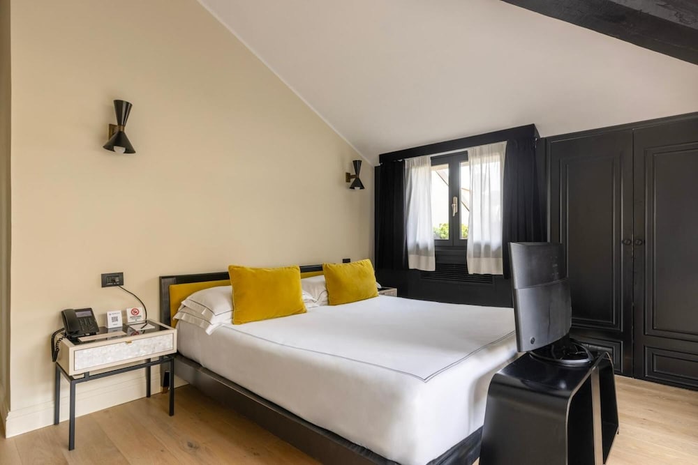 Superior Room, Balcony, City View