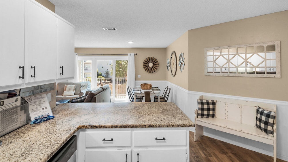 Condo, Multiple Beds, Balcony, Pool View (Beachside Villas 1122) photo 3