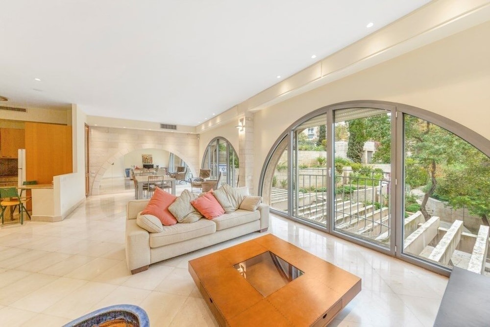 Condo, 2 Bedrooms