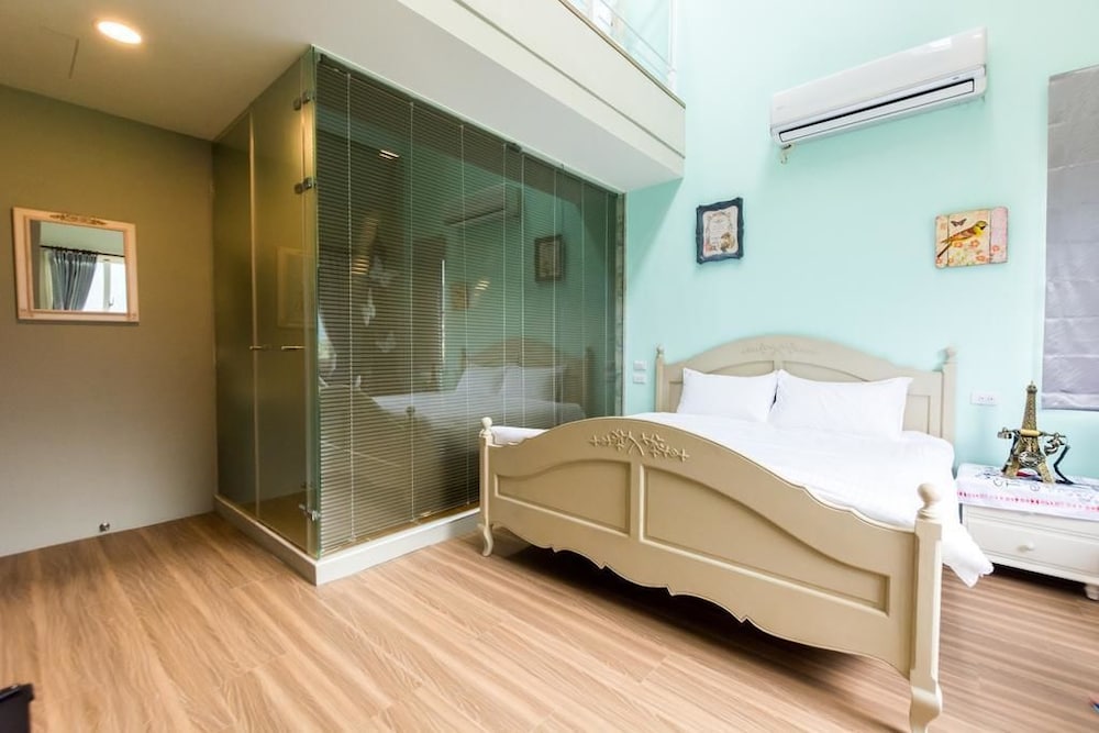 Classic Quadruple Room photo 3