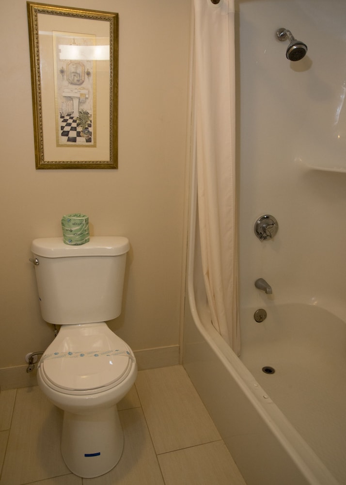 3 Queen Bed Suite - Non Smoking - Photo 5