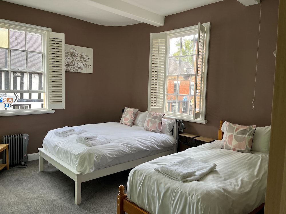 Suite, Ensuite photo 2
