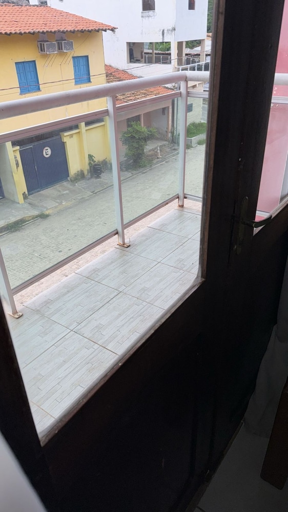 Economy Triple Room, City View photo 2