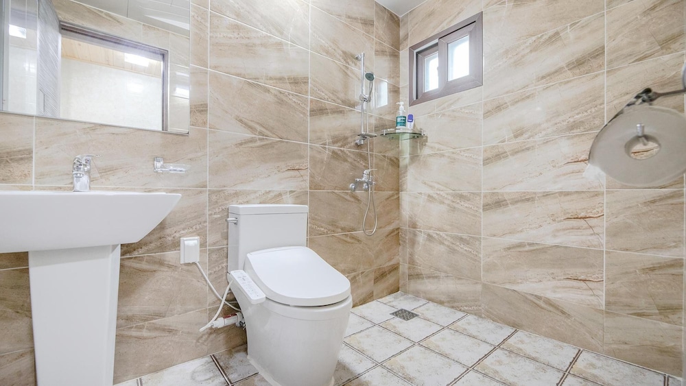 Basic Room, 1 Bedroom (4radong 201) - Photo 10