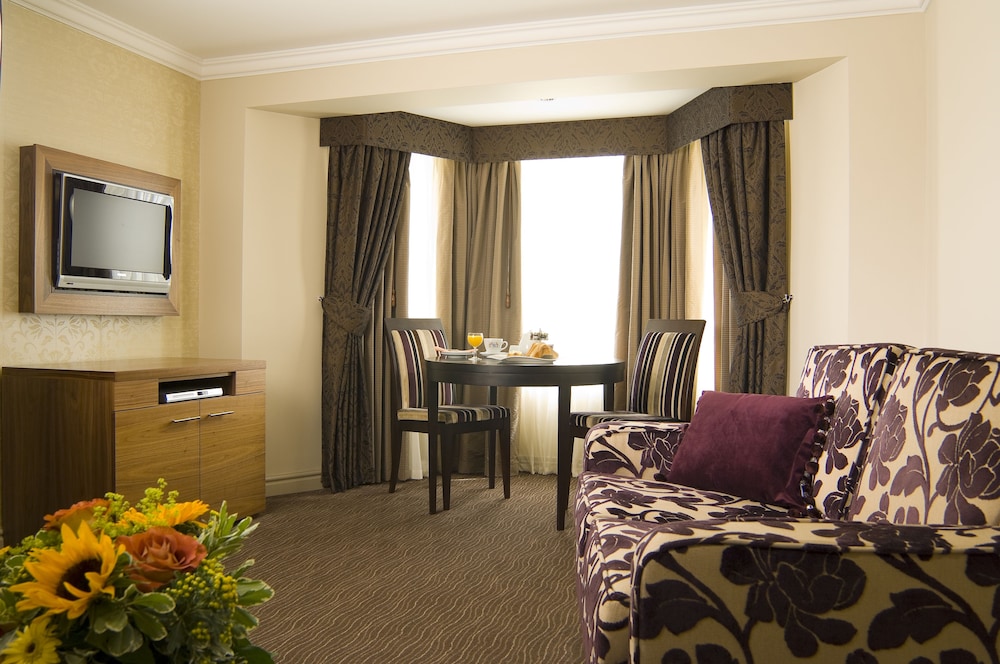 Suite, 1 King Bed with Sofa bed, Non Smoking - Photo 8
