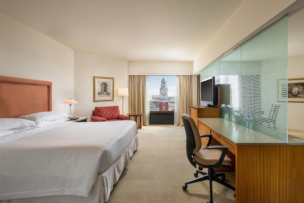 Superior, Guest room, 1 King, Pool access thumbnail 6