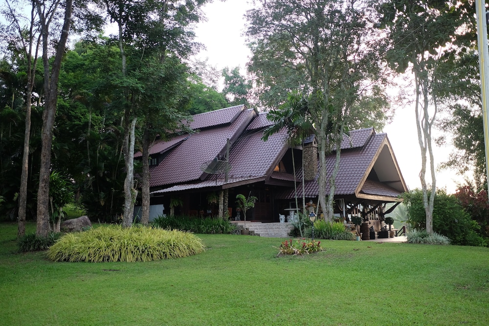 Family Bungalow photo 2