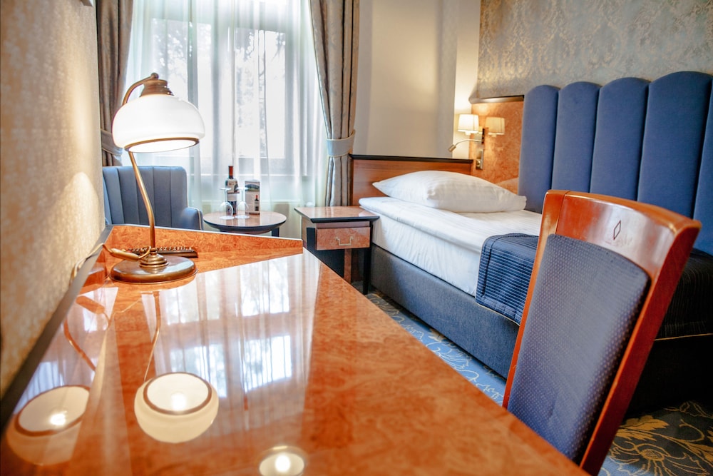 Business Twin Room - Photo 5