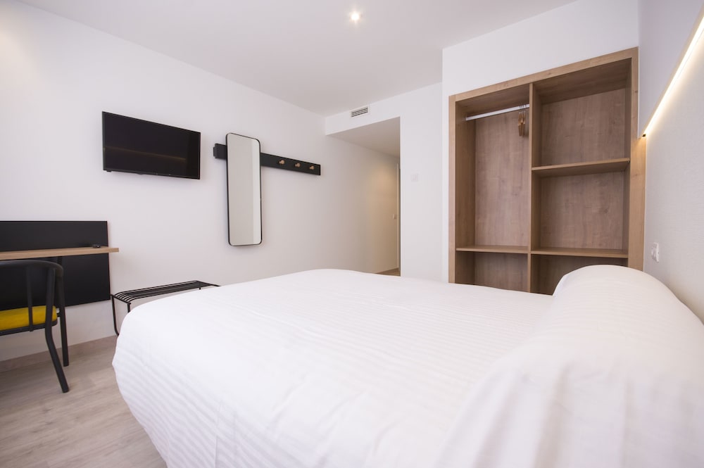 Deluxe Double Room, 1 Double Bed photo 2