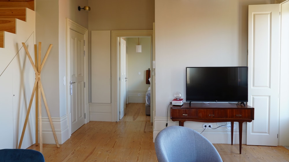 Duplex, 2 Bedrooms thumbnail 5