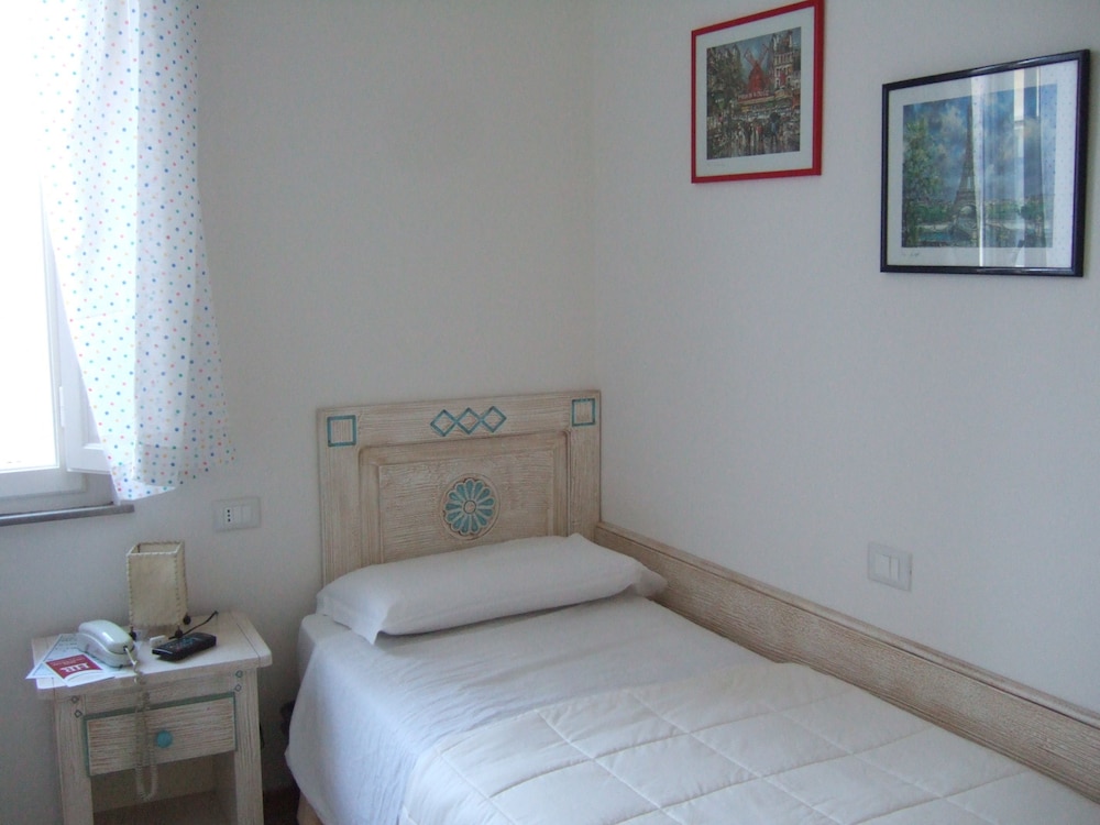 Single Room photo 1