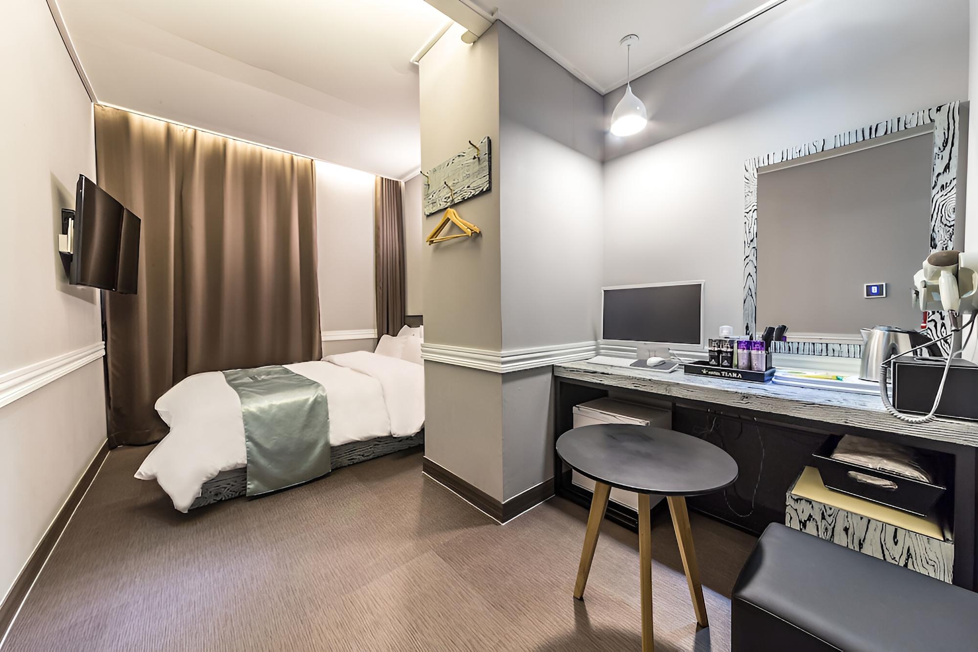 Room (Standard room) - Photo 7