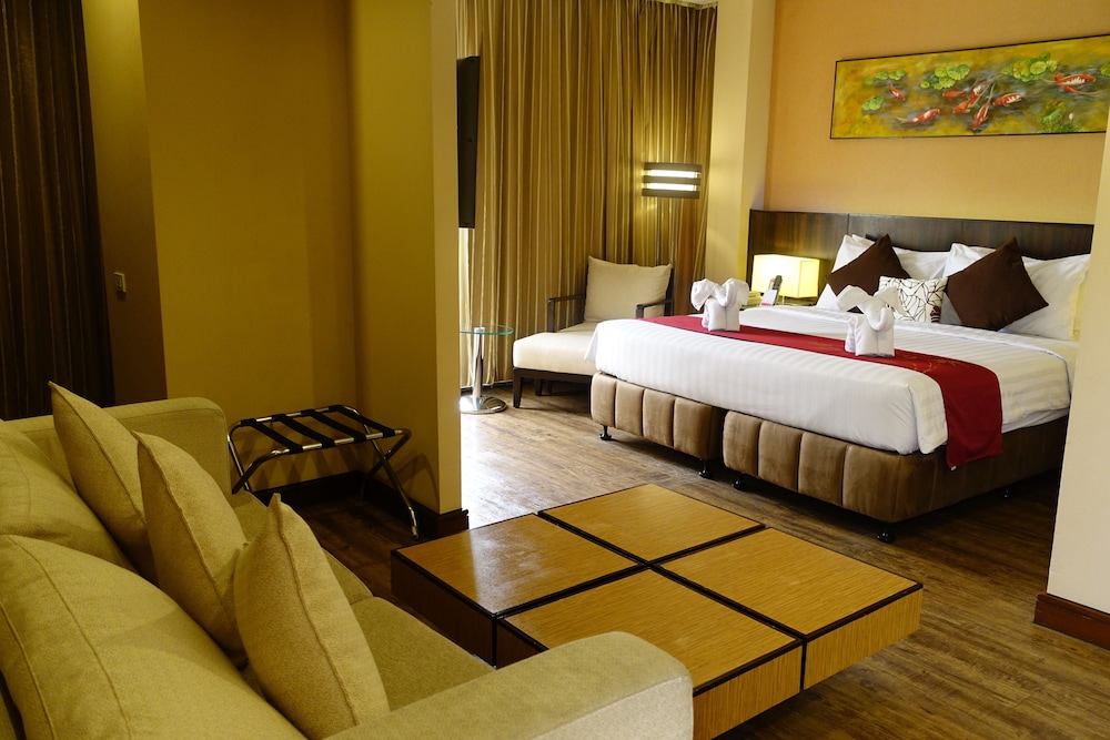Ramada Suite - Photo 21