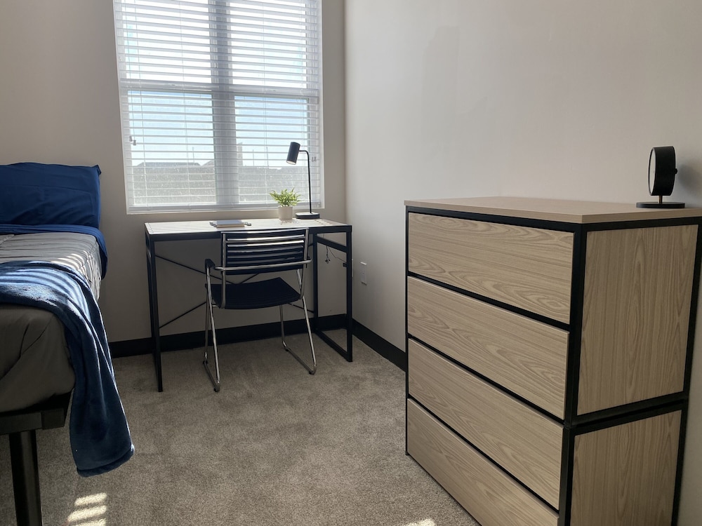 Signature Condo, 3 Bedrooms, Kitchen, City View photo 3