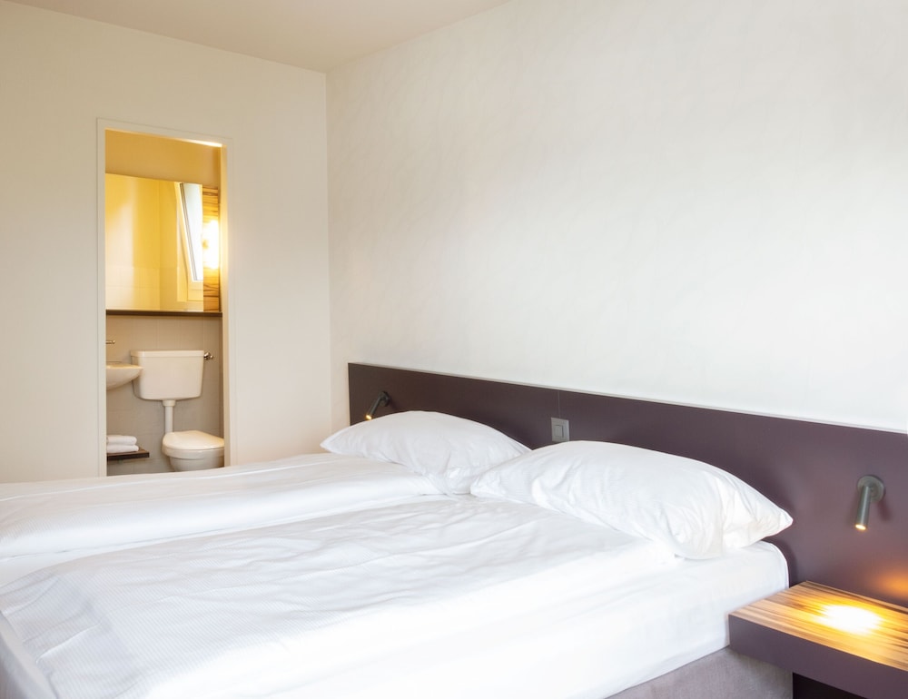 Classic Double or Twin Room - Photo 5