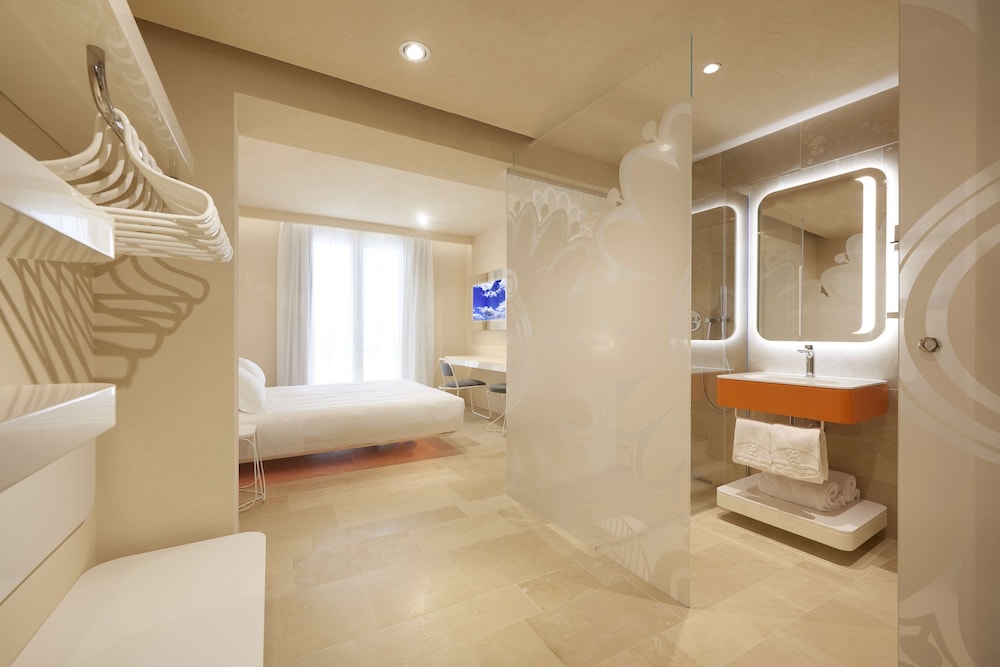 Deluxe Double Room - Photo 4