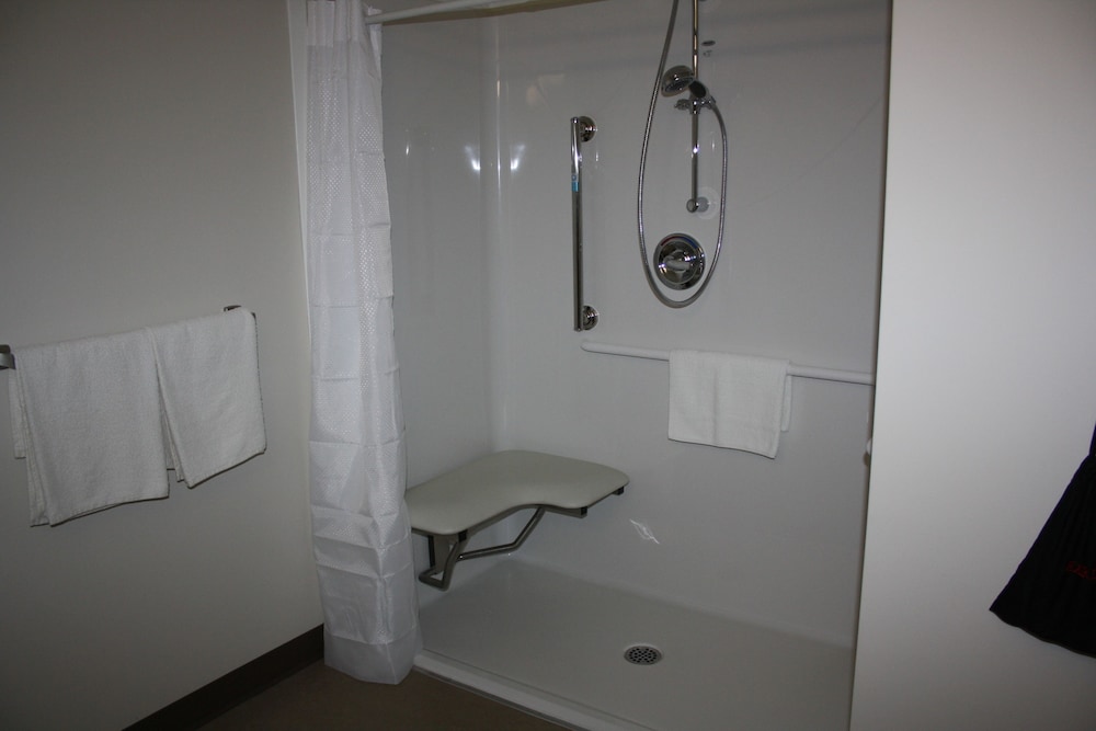 Crossroads Inn & Suites, Photo 4