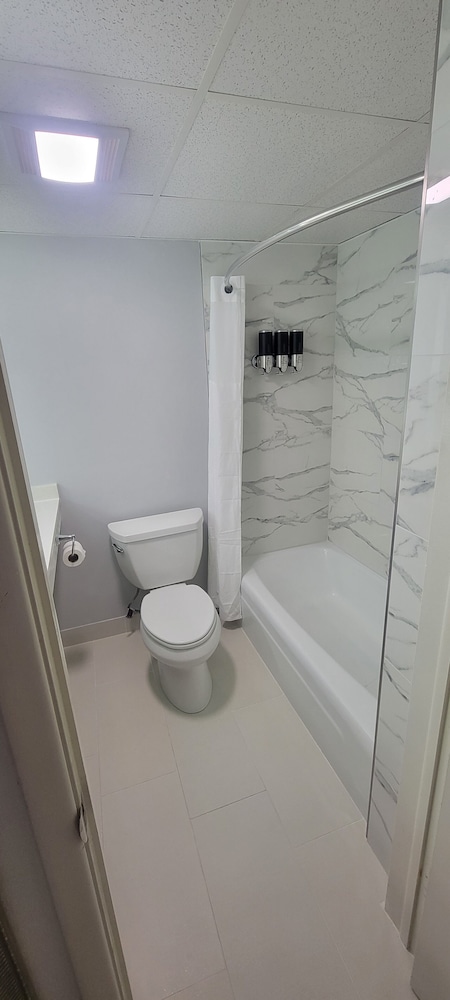 Basic Double or Twin Room - Photo 4