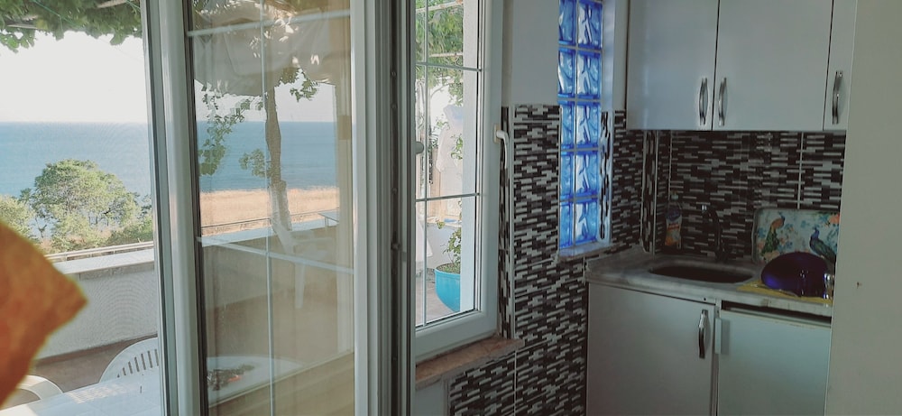 Family Studio, Private Bathroom, Sea View photo 3