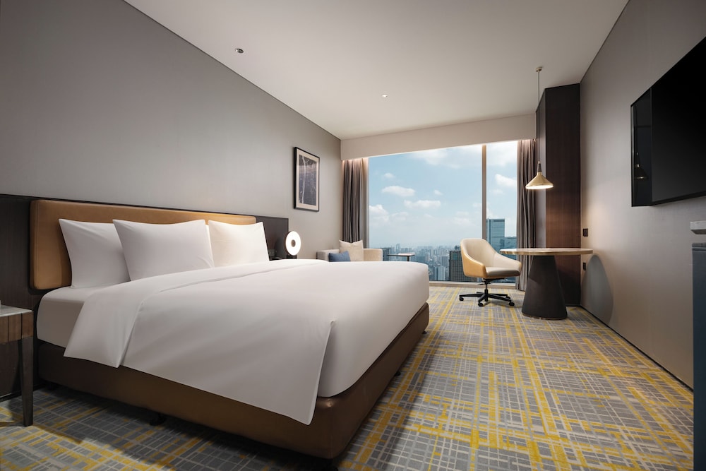 Standard Room, 1 King Bed, City View photo 1