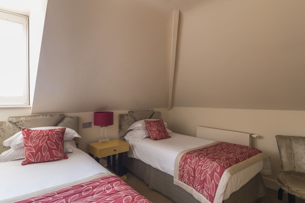 Twin Room, 2 Twin Beds (Queen Twin Room) photo 3