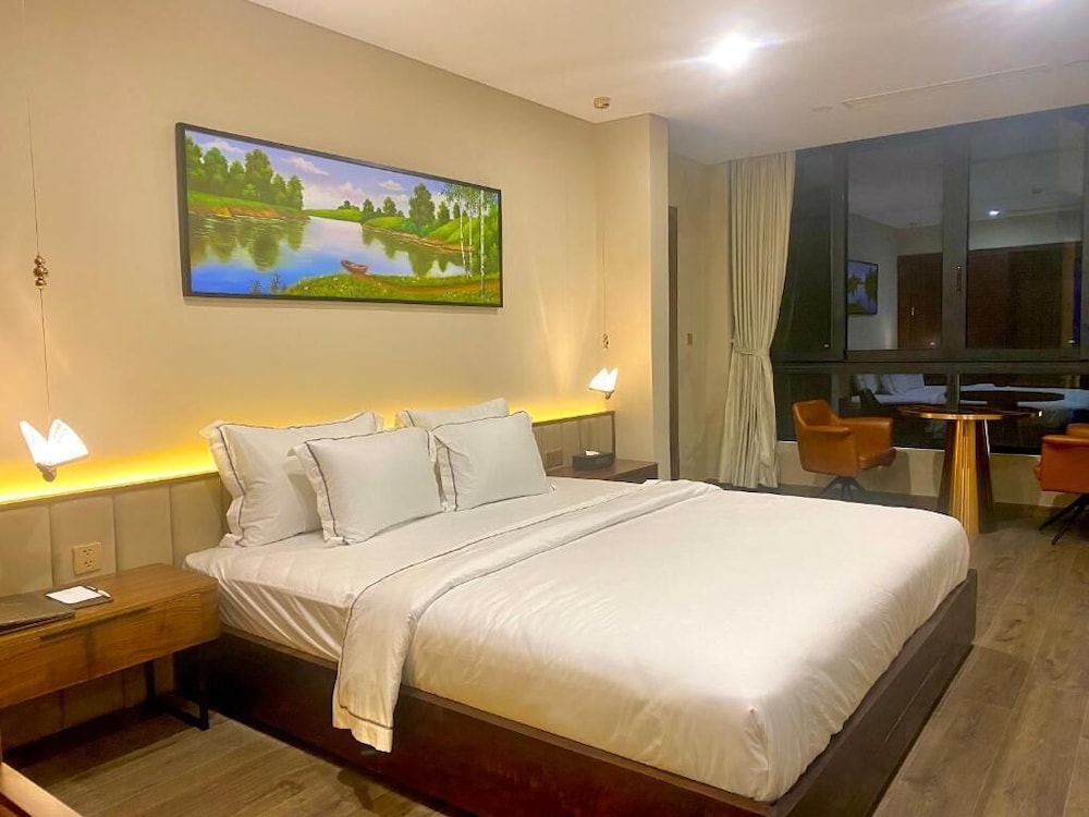 Luxury Penthouse, 2 Bedrooms, Garden View