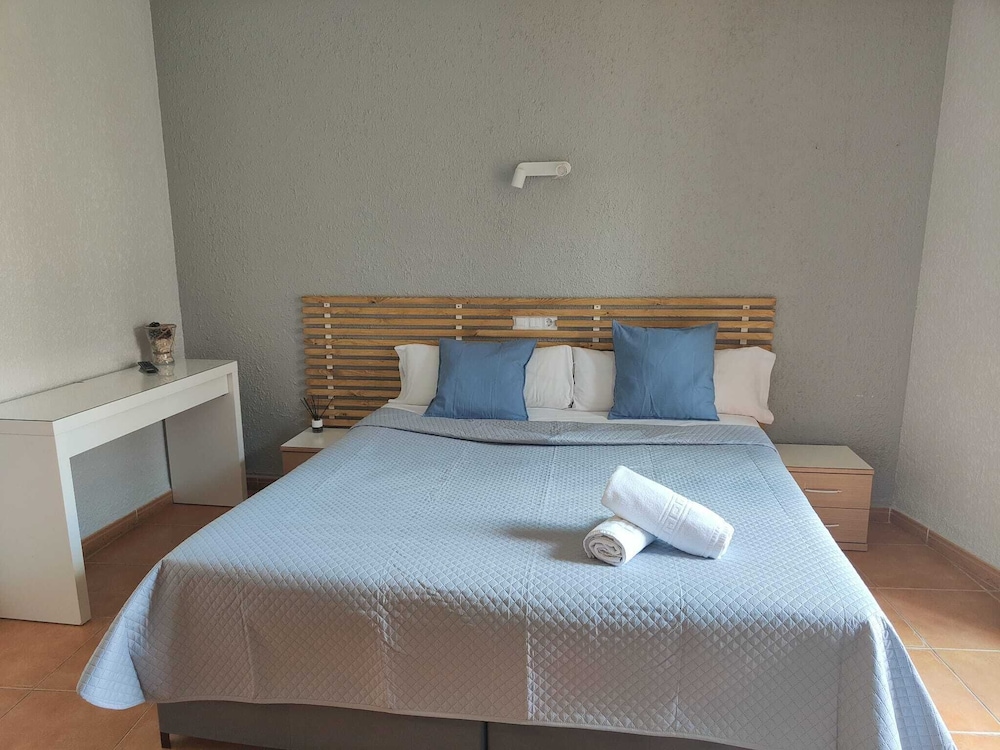 Standard Double Room, 1 Queen Bed - Photo 15