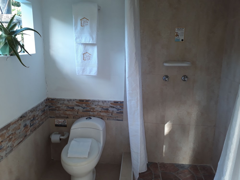 Deluxe Suite, 1 Bedroom, Refrigerator, Pool View photo 2