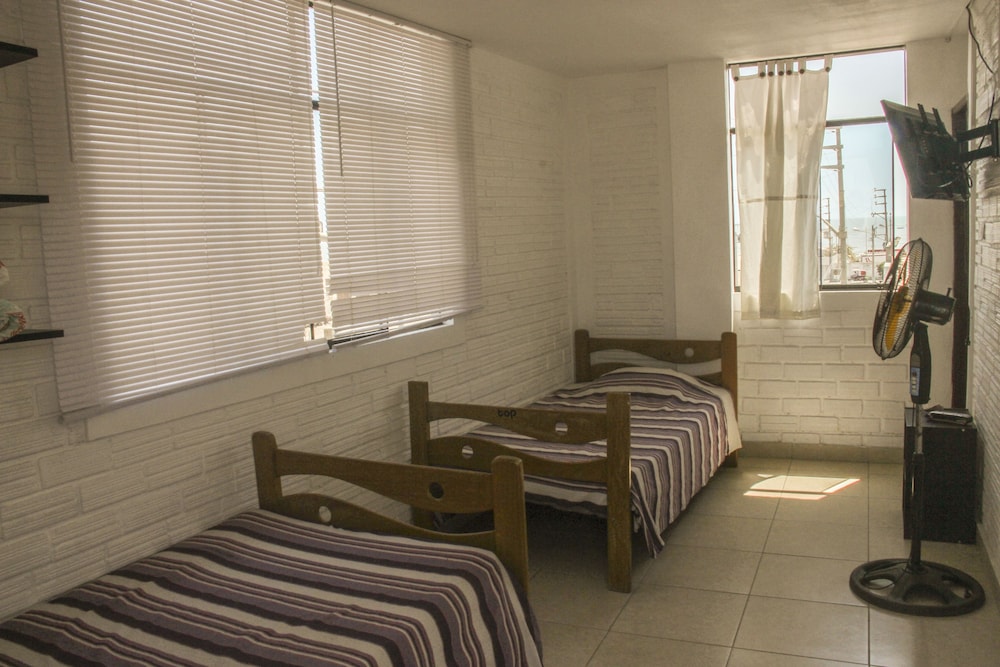 Classic Suite, 2 Twin Beds, Private Bathroom photo 3