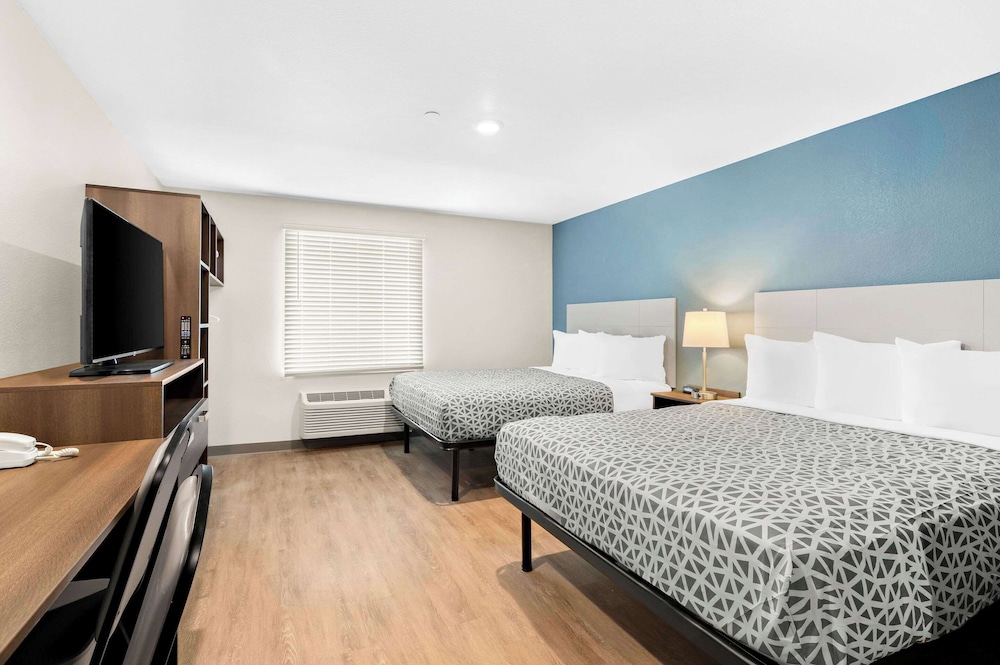 Standard Room, 2 Queen Beds, Non Smoking