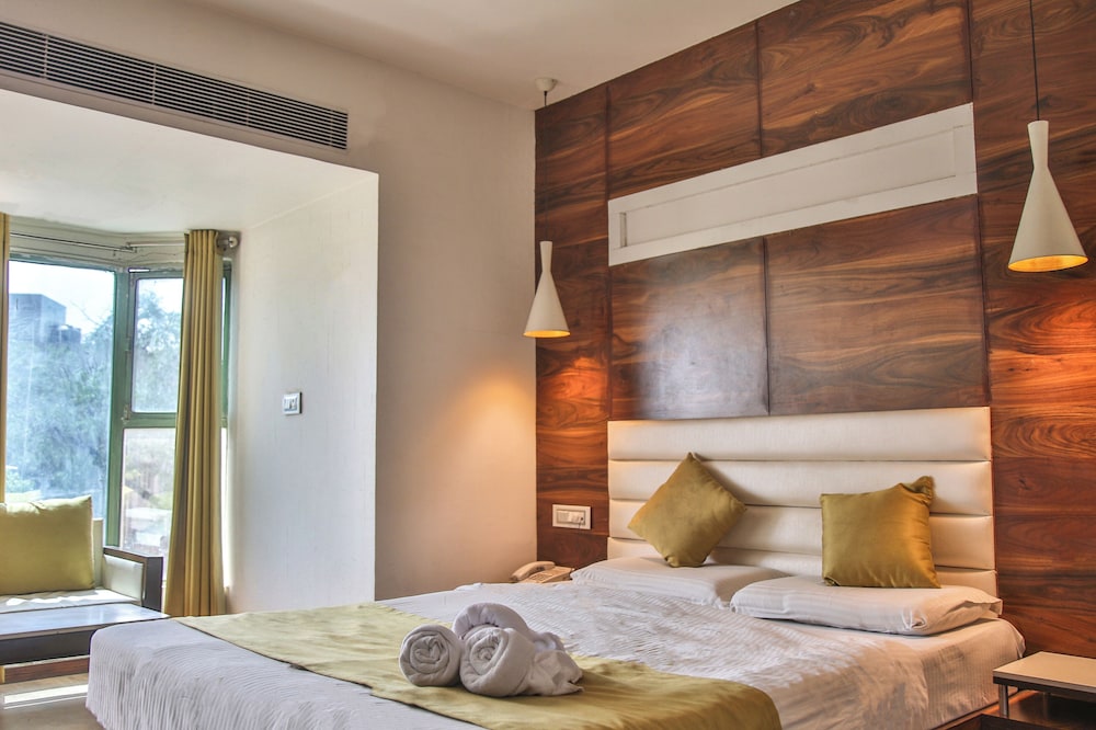 Executive Room, City View