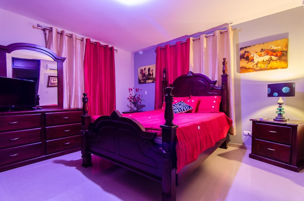 Live In Paradise In This 3bd Apt W/ 2 Ac photo 1