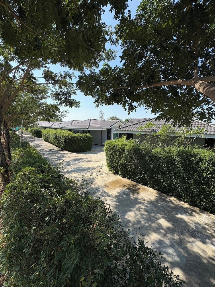 Family House, Patio, Park View