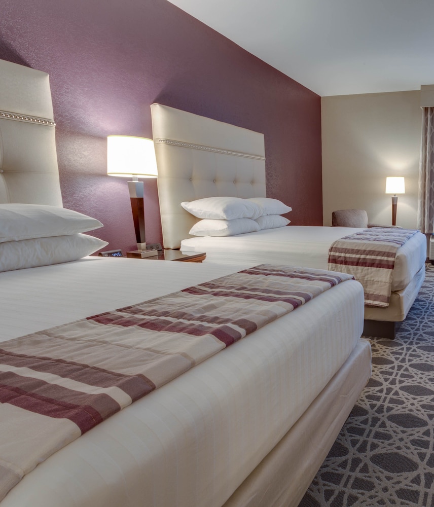 Deluxe Room, 2 Queen Beds, Refrigerator & Microwave (Upper Floor) photo 2