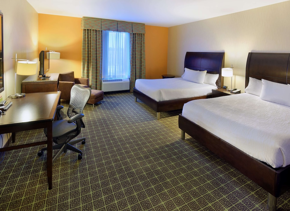 Room, 2 Queen Beds, Accessible (Mobility & Hearing, Roll-In Shower) - Photo 3