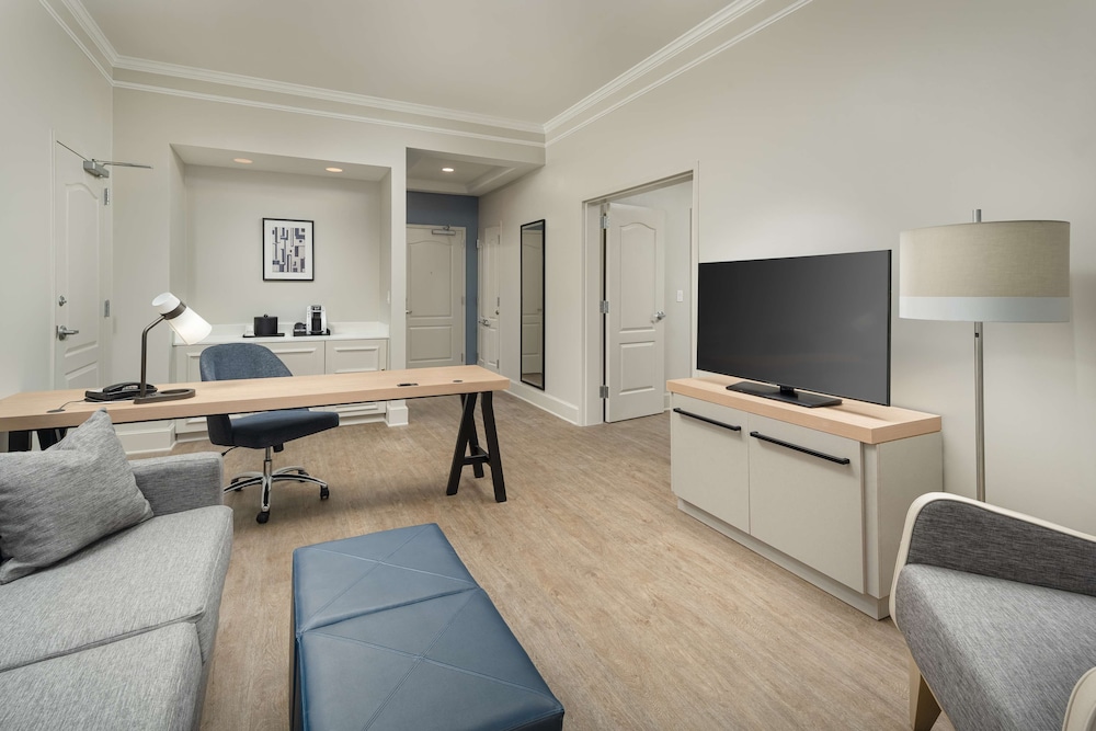 Suite - Photo 4