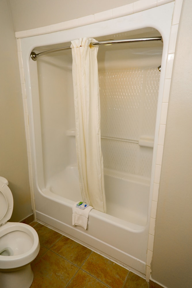 Double Room, 2 Queen Beds, Accessible photo 2