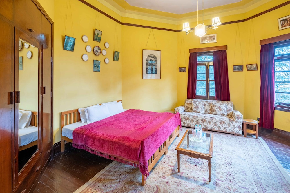 Royal Studio Suite