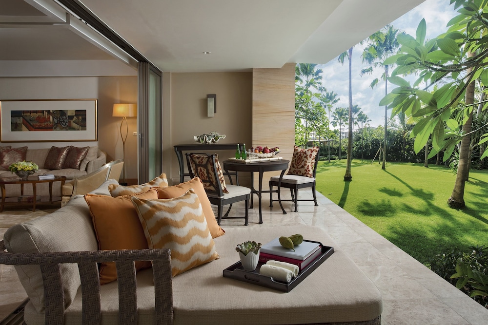 Luxury Suite, Oceanfront (Earl Ocean Suite) photo 2