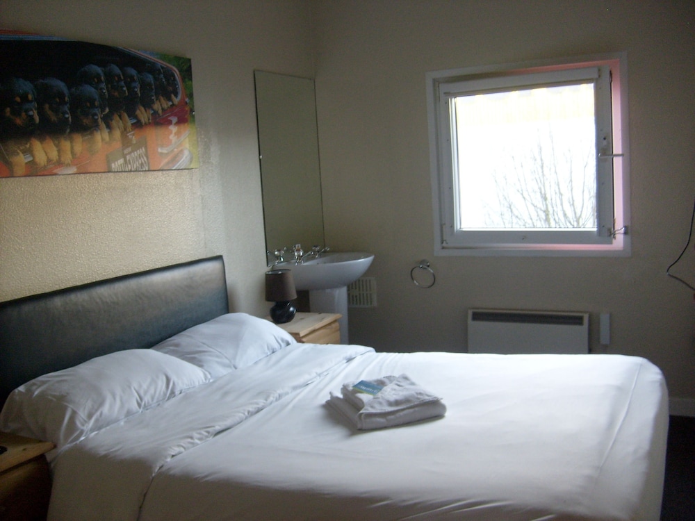 Double Room, Shared Bathroom (Non- Smoking ) photo 3