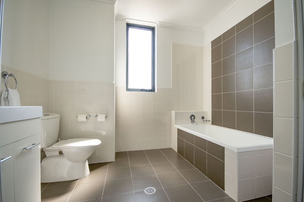One Bedroom Deluxe Apartment - Photo 4