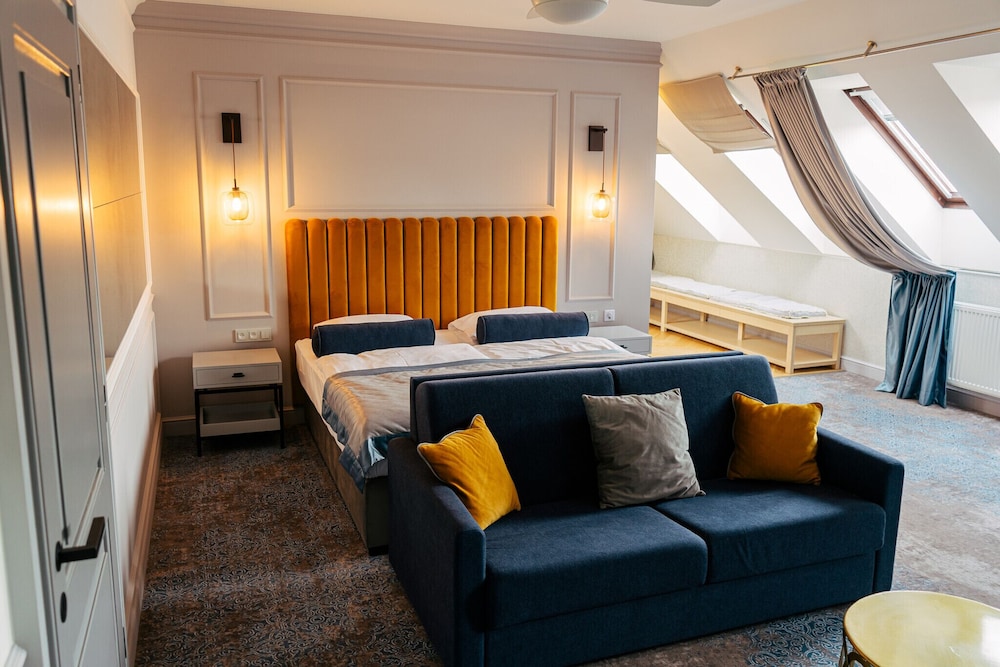 Junior Studio Suite
