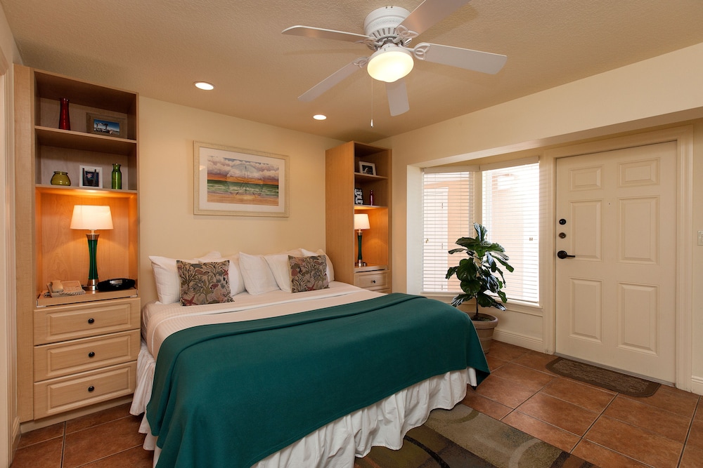 Royal Palm Two Bedroom Townhome photo 3